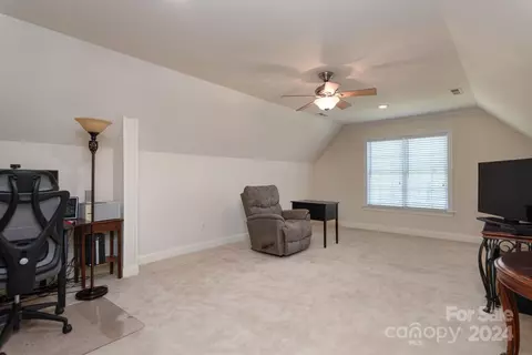 Living - 3960 Steve Ikerd Ne Dr NE, Hickory, NC 28601 photo 4 of 5