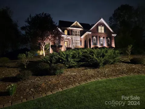 Exterior - 3960 Steve Ikerd Ne Dr NE, Hickory, NC 28601 photo 13 of 16
