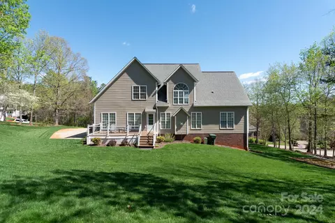 Exterior - 3960 Steve Ikerd Ne Dr NE, Hickory, NC 28601 photo 7 of 16