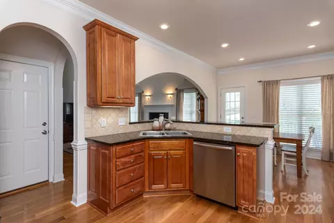 Kitchen - 3960 Steve Ikerd Ne Dr NE, Hickory, NC 28601 photo 2 of 4