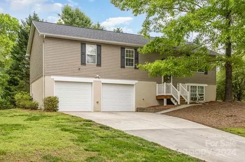 5129 Hanging Rock Ct, Hickory, NC 28601