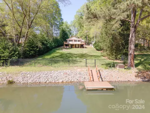 7074 Executive Cir, Denver, NC 28037 photo 3