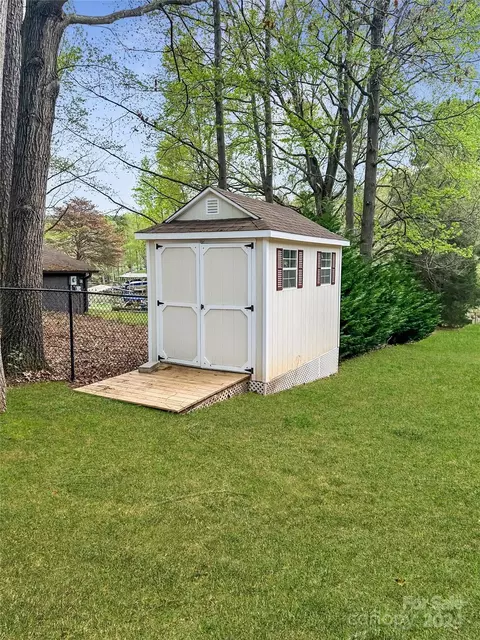 7074 Executive Cir, Denver, NC 28037 photo 42
