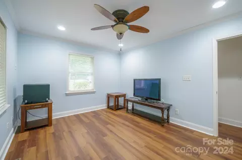 7074 Executive Cir, Denver, NC 28037 photo 18