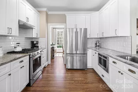Kitchen - 544 Ashby Dr, Davidson, NC 28036 photo 4 of 5