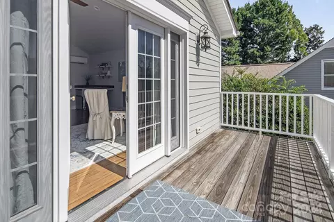 Exterior - 544 Ashby Dr, Davidson, NC 28036 photo 5 of 9