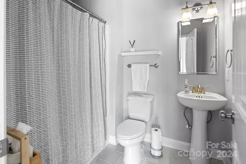Bath - 544 Ashby Dr, Davidson, NC 28036 photo 2 of 2