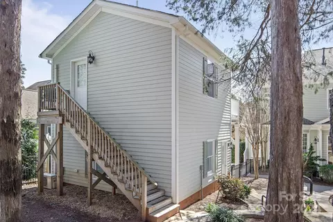 Exterior - 544 Ashby Dr, Davidson, NC 28036 photo 4 of 9