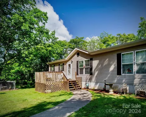 26 Naples Rd, Asheville, NC 28804