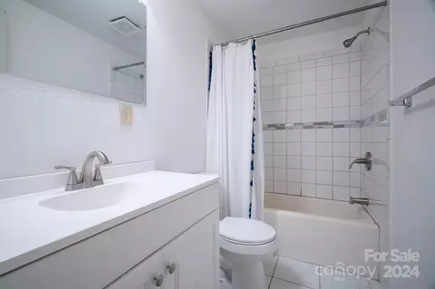 Bath - 4017 C B Farm Rd, Conover, NC 28613 photo 2 of 2
