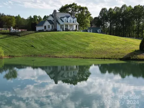 145 N Barton Rd, Taylors, SC 29687