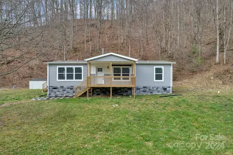 13193 226 Hwy, Bakersville, NC 28705