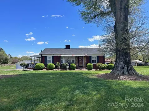 5842 St Peters Church Rd, Conover, NC 28613