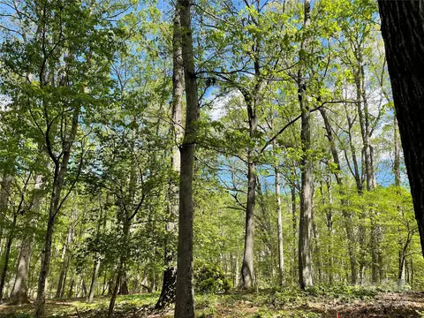 3300 Lakeside Dr, Charlotte, NC 28270
