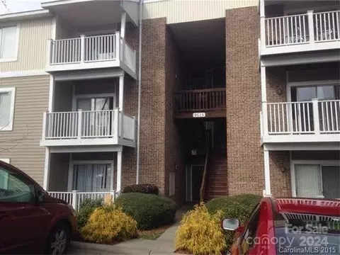 9523 University Terrace Dr, Charlotte, NC 28262