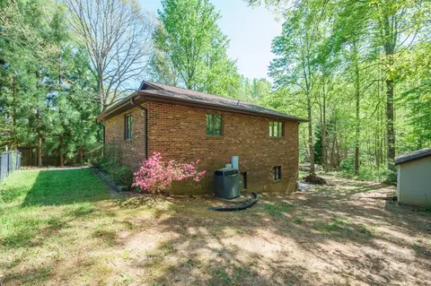 7054 Executive Cir, Denver, NC 28037 photo 4