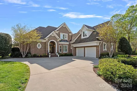 18544 River Ford Dr, Davidson, NC 28036
