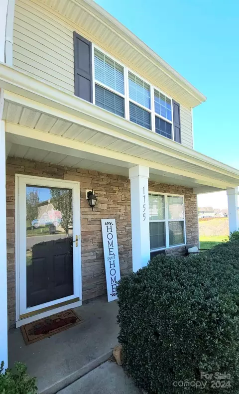 1755 Eastway Dr, Dallas, NC 28034