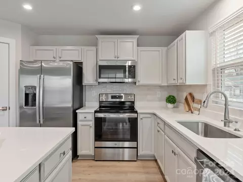 Kitchen - 309 Damask Dr, Lancaster, SC 29720 photo 2 of 6