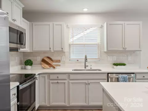 Kitchen - 309 Damask Dr, Lancaster, SC 29720 photo 1 of 6