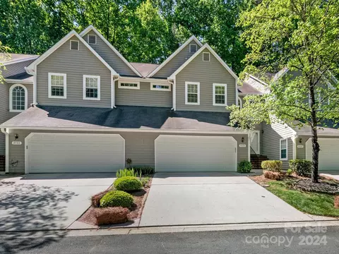 9028 St Pierre Ln, Charlotte, NC 28277