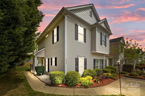 4305 Eaves Ln, Charlotte, NC 28215