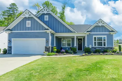 187 Broadleaf Dr, Denver, NC 28037