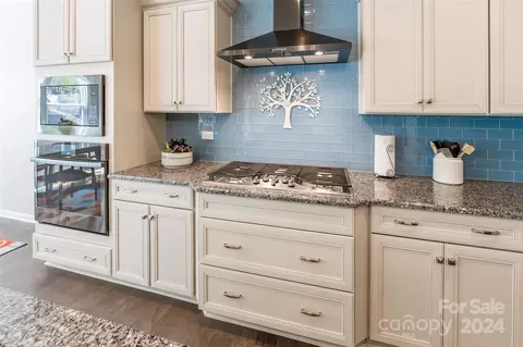 Kitchen - 187 Broadleaf Dr, Denver, NC 28037 photo 6 of 7