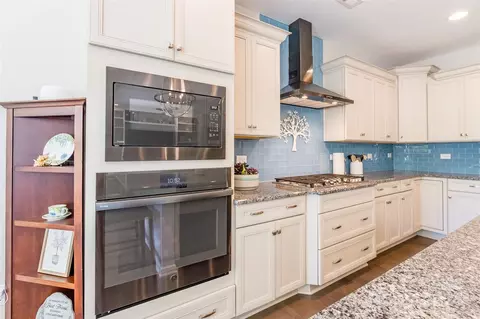 Kitchen - 187 Broadleaf Dr, Denver, NC 28037 photo 4 of 7
