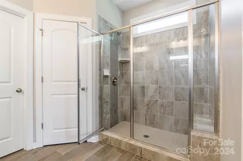 Bath - 187 Broadleaf Dr, Denver, NC 28037 photo 2 of 3