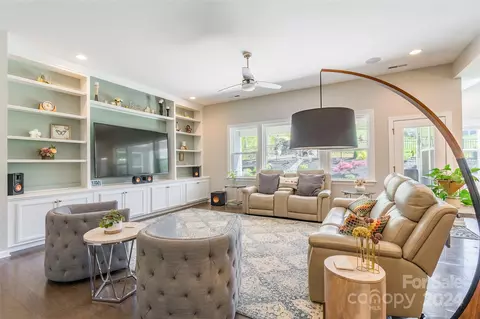 Living - 187 Broadleaf Dr, Denver, NC 28037 photo 1 of 3