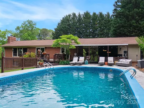 20 William Warren Dr, Asheville, NC 28806