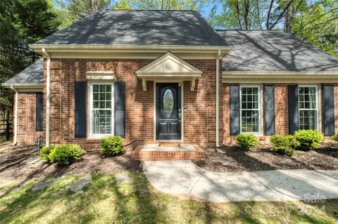 8811 Tree Haven Dr, Charlotte, NC 28270