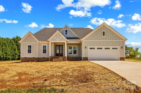 104 Capstone Ct, Statesville, NC 28625