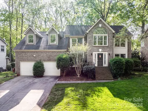 12614 Cliffcreek Dr, Huntersville, NC 28078