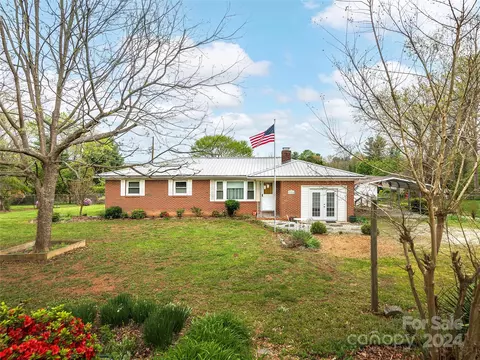 305 Beverly Ave, Hendersonville, NC 28792