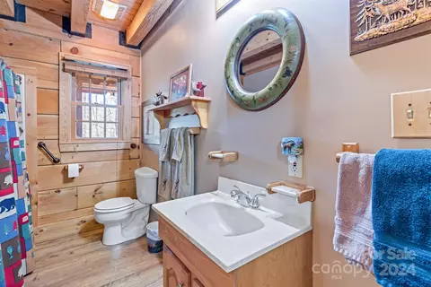 Bath - 72 Devanna Dr, Alexander, NC 28701 photo 1 of 1