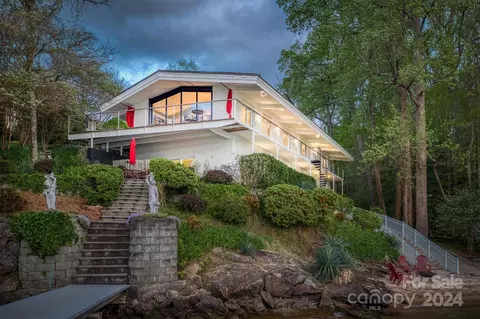 4461 1st Nw St NW, Hickory, NC 28601