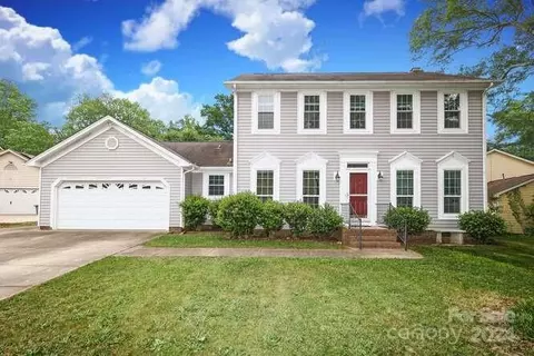 10928 Lassen Ct, Charlotte, NC 28214