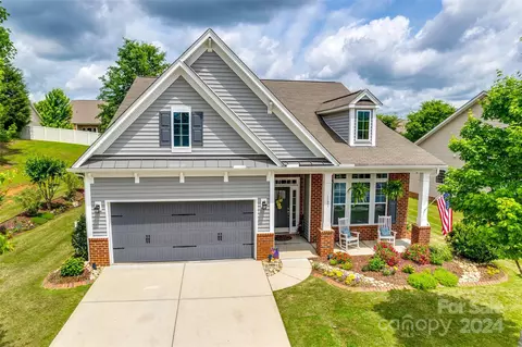 1121 Black Walnut Rd, Clover, SC 29710