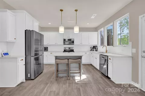 119 Mercer St, Mooresville, NC 28115