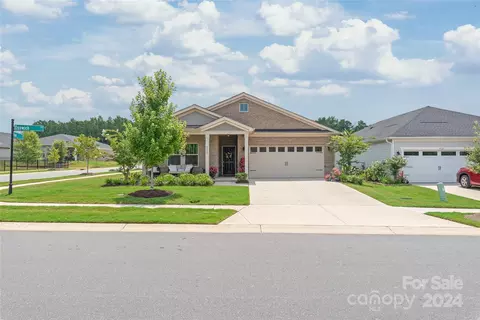 9329 Dunwich Dr, Gastonia, NC 28056