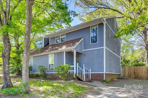 10423 Osprey Dr, Pineville, NC 28134