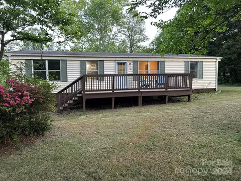 162 Carolwoods Dr, Mooresville, NC 28115