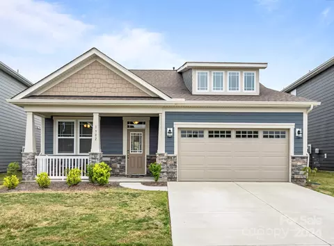 1302 Raelea Dr, Indian Trail, NC 28079