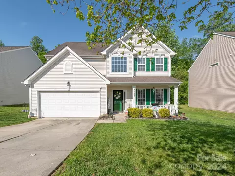 8007 Bushy Creek Dr, Charlotte, NC 28216