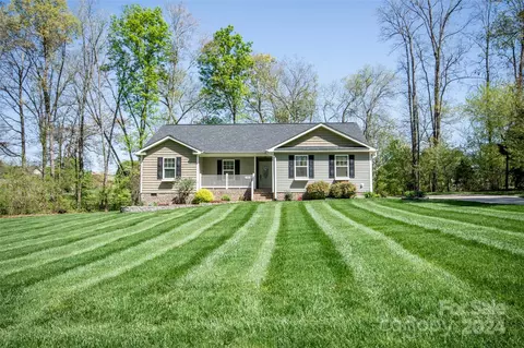 195 Meadow Oaks 42 Dr #42, Statesville, NC 28625