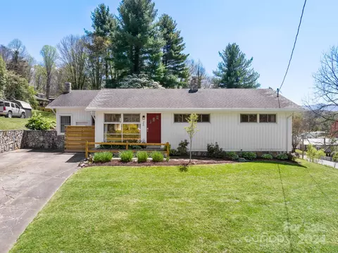 268 East St, Waynesville, NC 28786