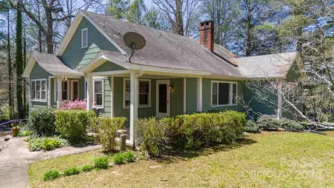 307 Laurel Circle Dr, Black Mountain, NC 28711
