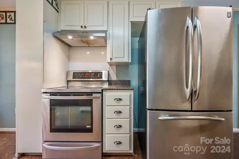 Kitchen - 56 Wells Ln, Tryon, NC 28782 photo 2 of 4